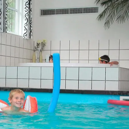 Nine-bedroom Holiday In 2 Dom wakacyjny Blåvand