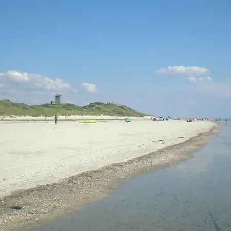 Nine-bedroom Holiday In 2 * Blåvand