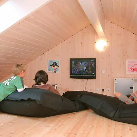 Nine-bedroom Holiday In 2 Dom wakacyjny