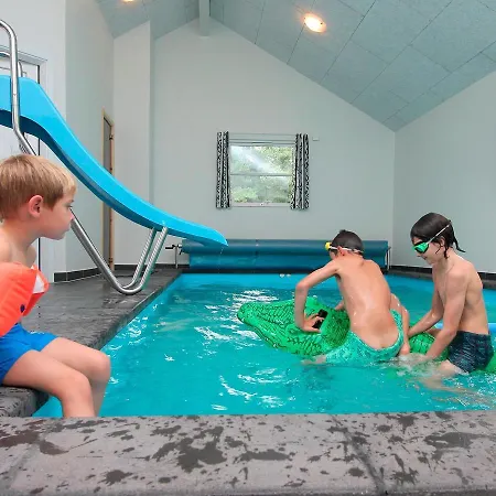 Nine-bedroom Holiday In 2 * Blåvand